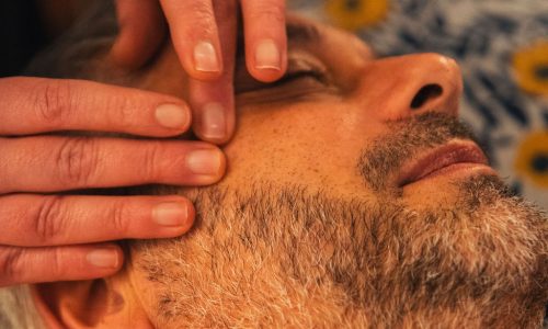 Kobido, madérothérapie ou yoga du visage : quelle méthode choisir ?