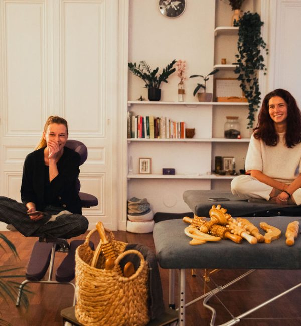 VApprendre quelques gestes simples, pour soi ou à deux, afin de prolonger les bienfaits d'une séance ou de partager un moment privilégié.